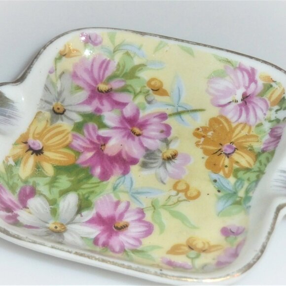 DAINTY Royal Crown ASHTRAY Boudoir Antique Ashtray Ceramic Ashtray Dresser Set - Picture 3 of 6